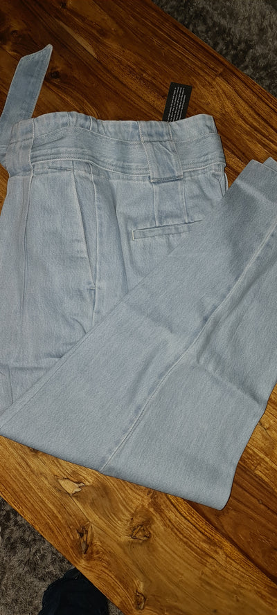 Banana Republic Relaxed Taper Jeans, light Blue, 30 Waist image 2